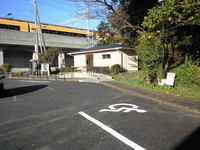 Medium_障害者駐車場 (1)